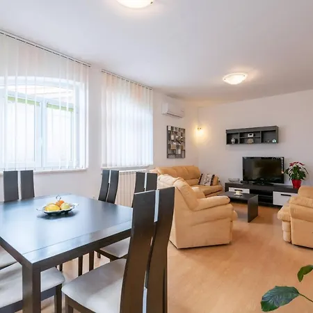 House Andrea Σπίτι διακοπών Marčana