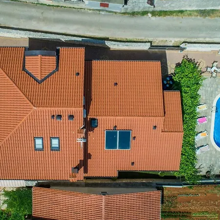 בית נופש House Andrea