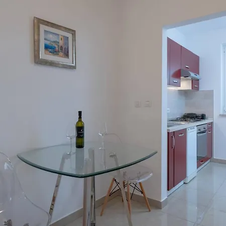 House Andrea בית נופש Marčana
