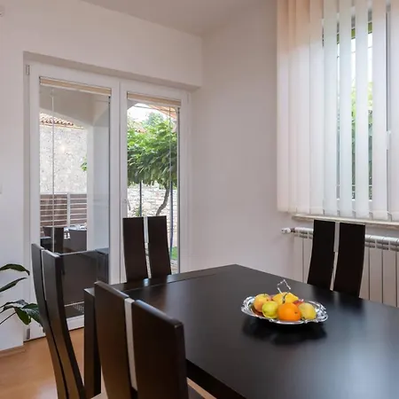 בית נופש House Andrea Marčana